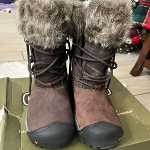 Keen Helena winter boots - brand new women’s size 7